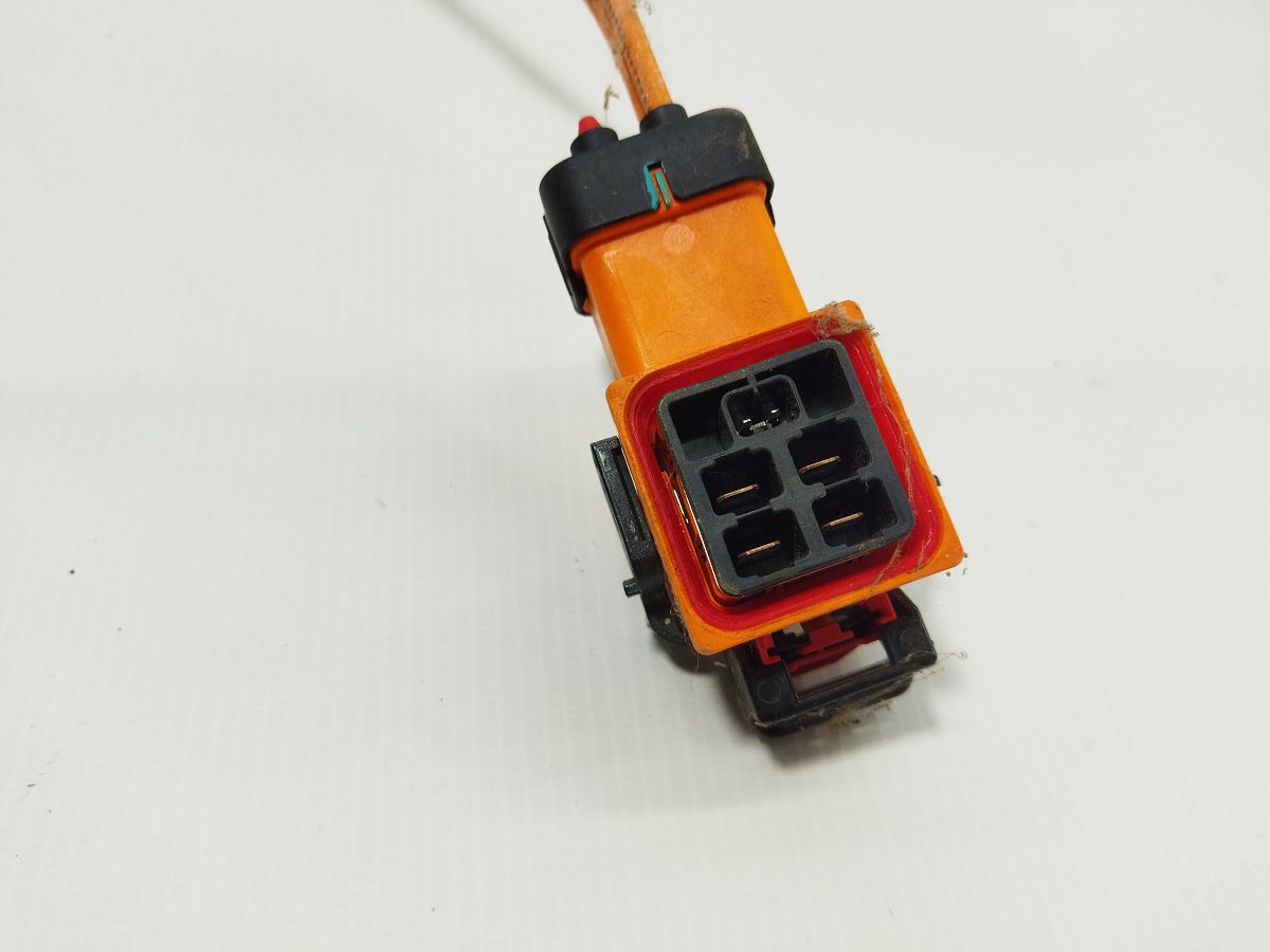 Товары с дефектами Провод высоковольтный (вспомогательный) на батарею (дефект) Tesla Model 3 2020-2024 110900405G Tesla Model 3 2