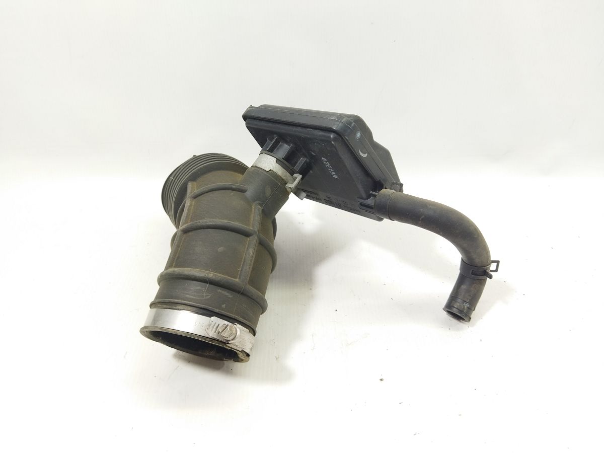 Altima Патрубок повітряного фільтра Nissan Altima 2014-2018 165763TA0B Nissan Altima 3