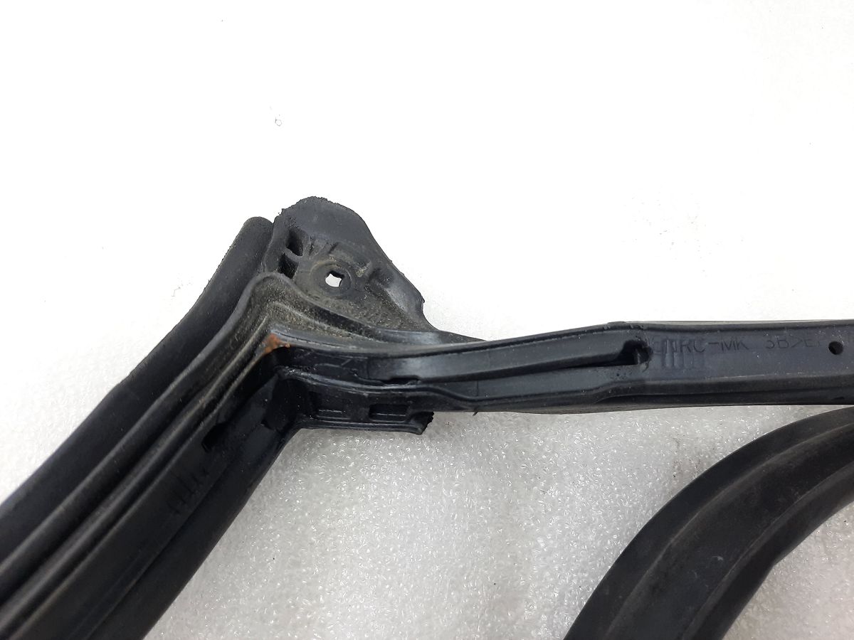 Impreza Ущільнювач двері передньої лівої Subaru Impreza 2013-2017 63511FJ010 Subaru Impreza 4