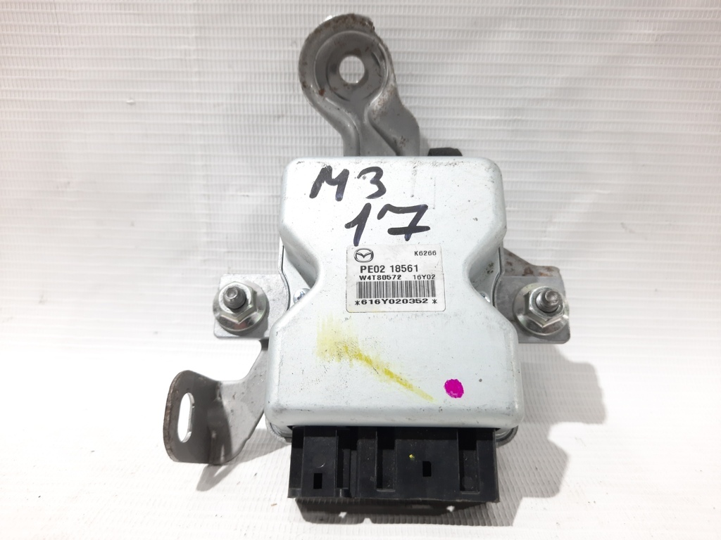 3 Блок управления топливной системой Mazda 3 2013-2019 PE0218561 Mazda 3 6