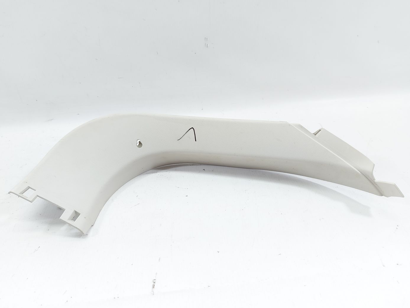 Focus Накладка крышки багажника внутренняя левая Ford Focus 2012-2014 CV6Z5842907AA Ford Focus 2