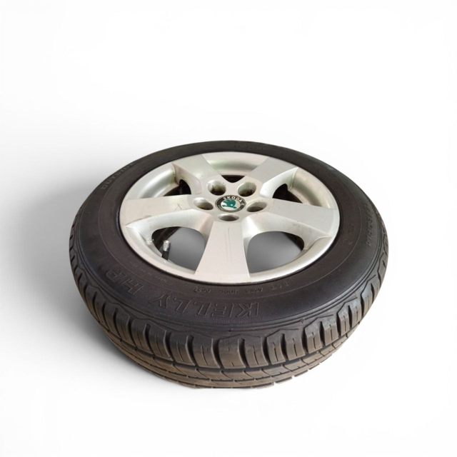 Эмблемы колёсного диска Диск колісний Skoda Fabia 185/60R14 2005-2008 6Y0601025P Skoda FABIA 3