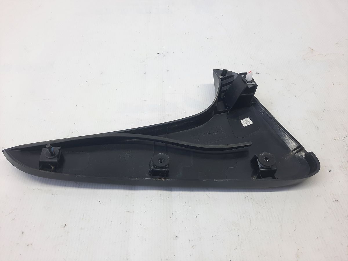Trax Молдинг кришки багажника зовнішній лівий Chevrolet Trax 2015-2021 95316367 Chevrolet Trax 4
