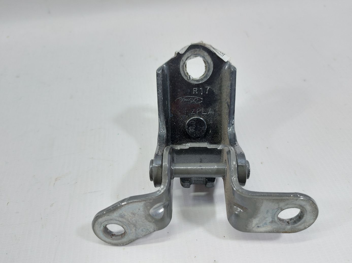 Fiesta Петля двері задньої правої верхня Ford Fiesta 2011-2019 8A6Z5826800B Ford Fiesta 3