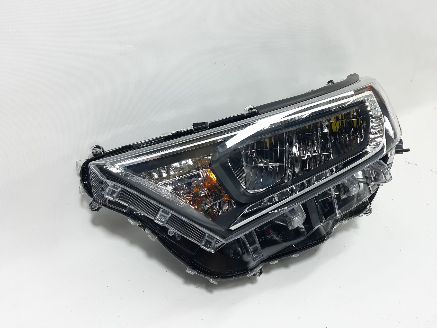 Фары головного света Фара передняя левая Toyota RAV-4 2019-2021 811500R140 2
