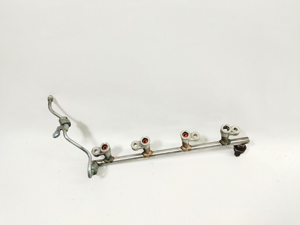 3 Топливная рейка Mazda 3 2014-2018 PE0113150 Mazda 3 2