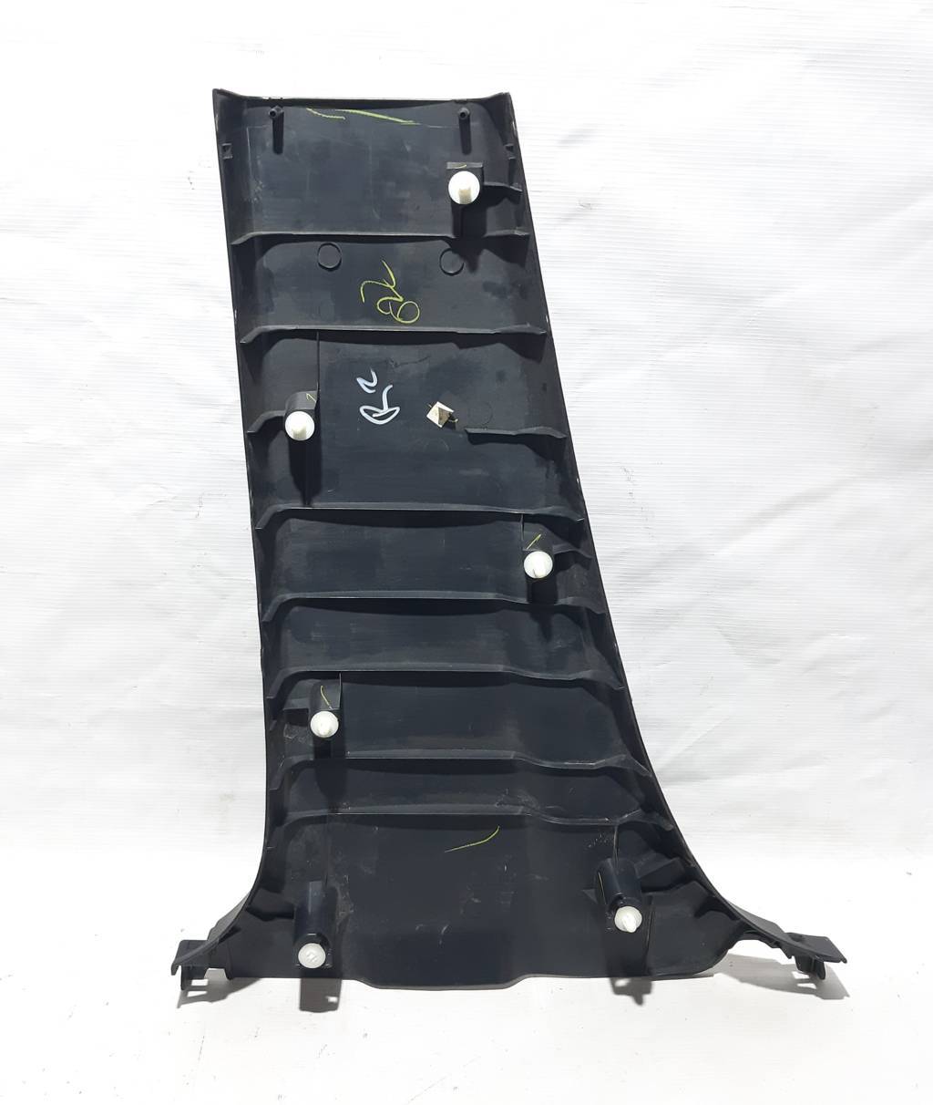 Sentra Обшивка стійки центральна права нижня Nissan Sentra 2013-2019 769153SG0A Nissan Sentra 2