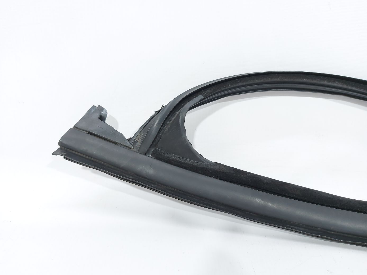 Cruze Направляющая резинка стекла двери передней левой Chevrolet Cruze 2012-2014 95321657 Chevrolet Cruze 2
