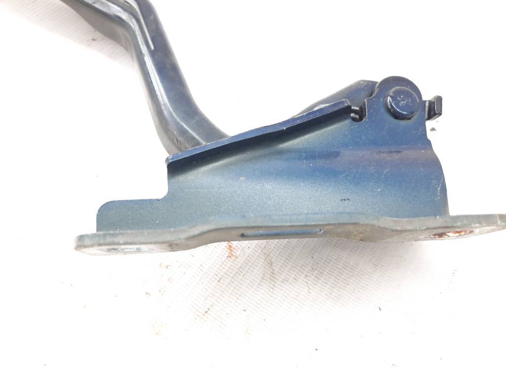 Dart Петля капота ліва Dodge Dart 2013-2019 68082131AA Dodge Dart 13