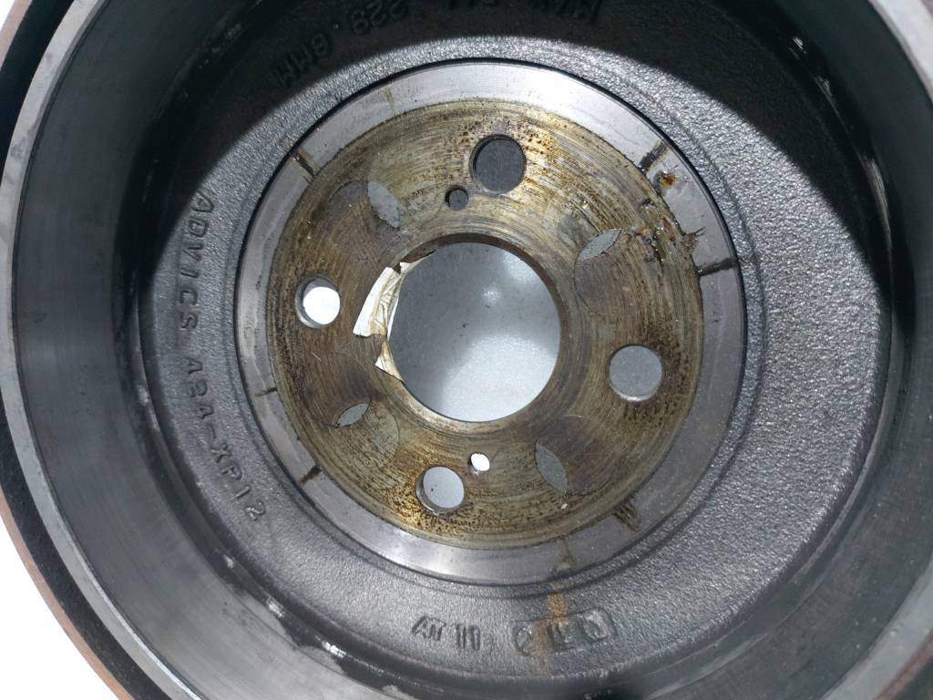 Prius c Барабан гальмівний задній лівий/правий Toyota Prius C 2012-2019 4243152090 Toyota Prius C 14