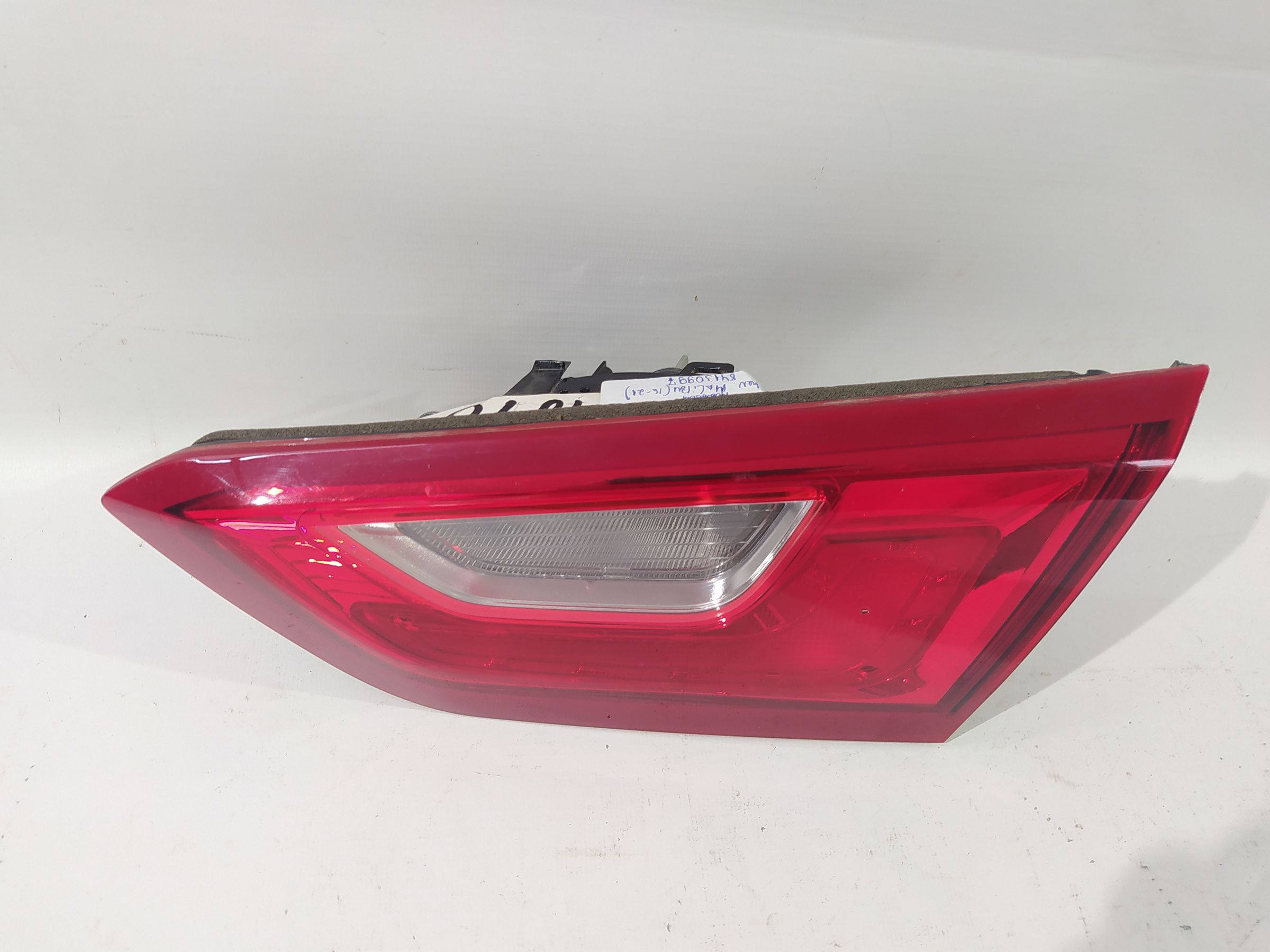 Malibu Фонарь крышки багажника правый Chevrolet Malibu 2016-2021 84130997 Chevrolet Malibu 18
