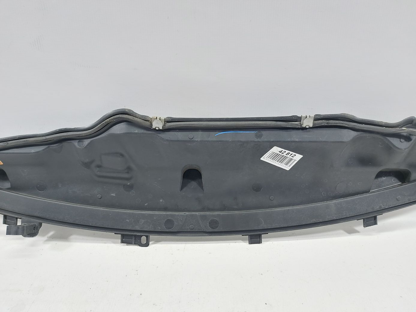 Fiesta Водосток под лобовое стекло Ford Fiesta 2011-2019 AE8Z5402010A Ford Fiesta 7