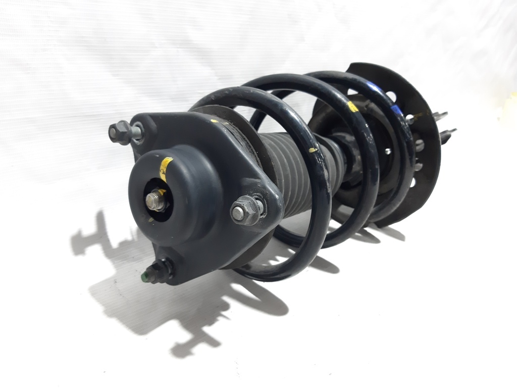 Cadenza Стійка амортизатора передня права Kia CADENZA 2015 546613V500 Kia CADENZA 2