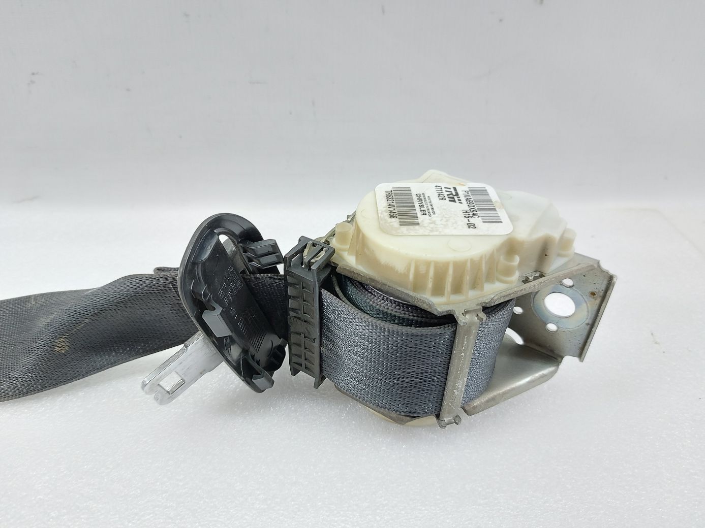 200 limited Ремінь безпеки задній центральний Chrysler 200 Limited 2015-2017 1VA69DX9AE Chrysler 200 Limited 2