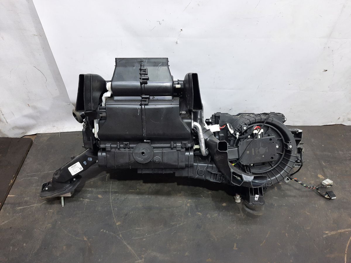 Товари з дефектами Піч (дефект) Cadillac ATS 2013-2019 22799389 Cadillac ATS 4
