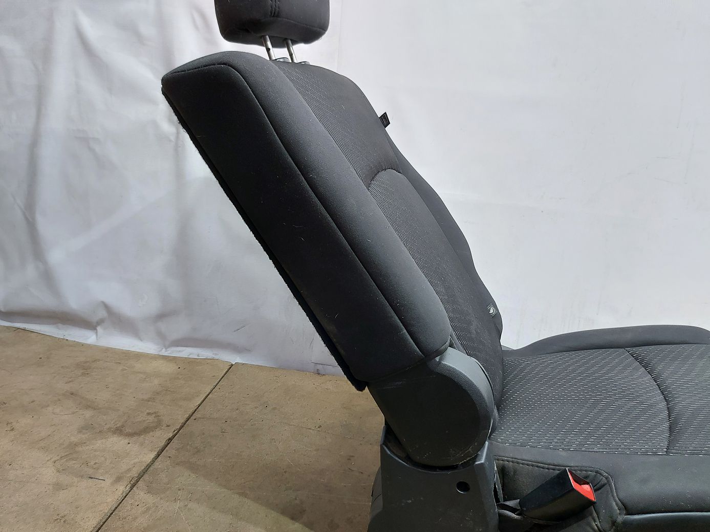 Journey Сидушка заднего ряда сидений левая Dodge Journey 2011-2020 68100253AA Dodge Journey 12 Journey Сидушка заднего ряда сидений левая Dodge Journey 2011-2020 68100253AA Dodge Journey 12