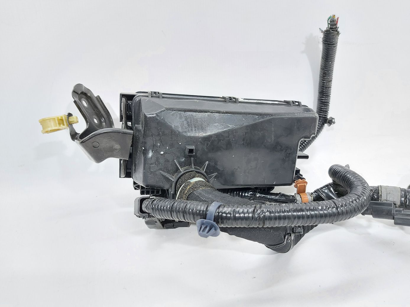 Accord Блок предохранителей под капотом Honda Accord Sedan 2013-2017 38253T2AA01 Honda Accord Sedan 4