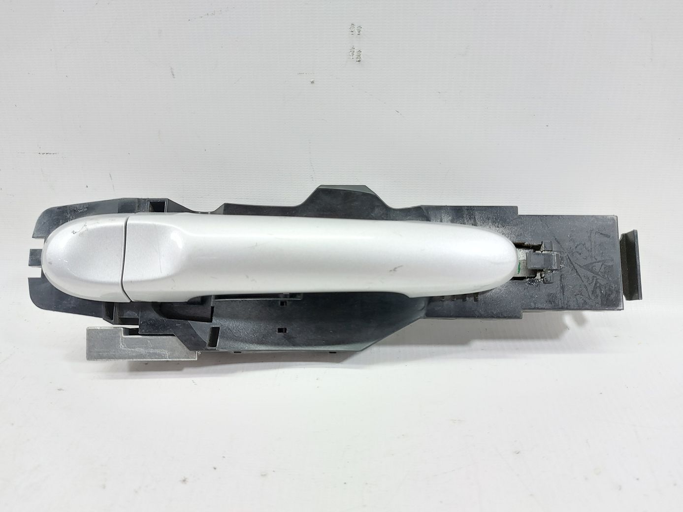 Versa note. Ручка дверей задньої лівої зовнішня (сіра) Nissan Versa Note 2014-2019 826403WC1A Nissan Versa Note