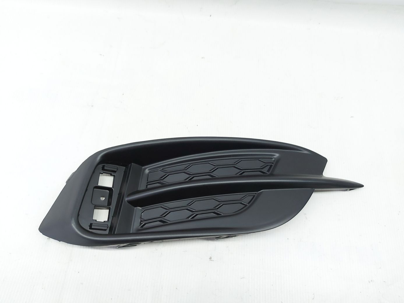 Заглушки монтажного отвору бампера. Ліва заглушка бампера Honda Civic 2016-2020 FP3034961 Honda Civic Заглушки монтажного отвору бампера. Ліва заглушка бампера Honda Civic 2016-2020 FP3034961 Honda Civic