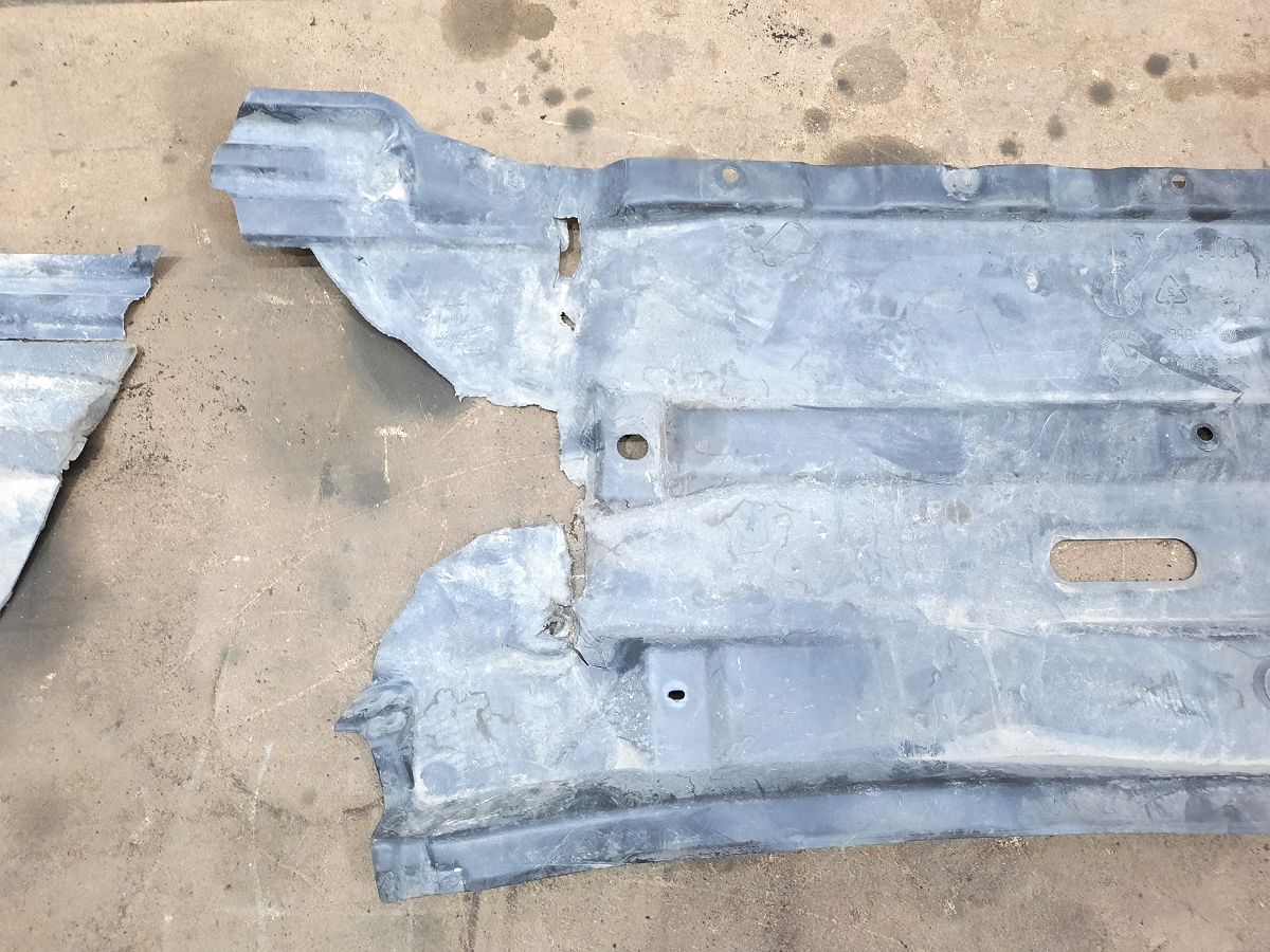 200 limited Захист днища правий Chrysler 200 Limited 2015-2017 68102930AC Chrysler 200 Limited 3