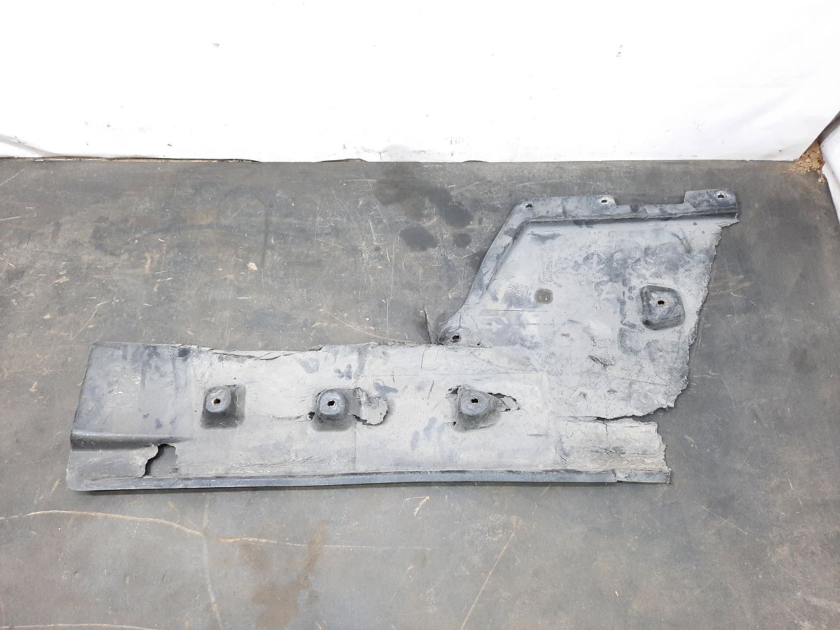 Ats Захист днища лівий Cadillac ATS 2013-2019 23497848 Cadillac ATS 7