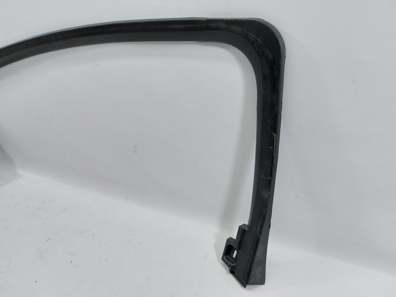 Volt Накладка арки двери задней левой Chevrolet Volt 2011-2015 22785438 Chevrolet Volt 3