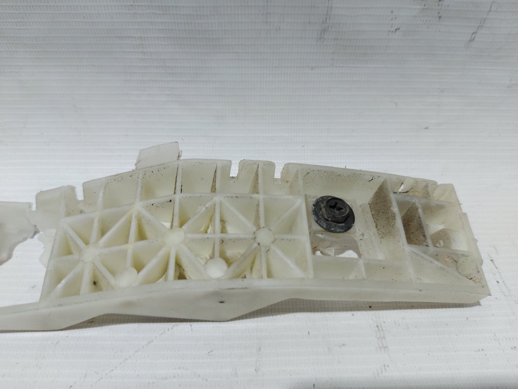 Soul Крепление бампера заднего правое Kia Soul 2014-2019 86654B2000 Kia Soul 5