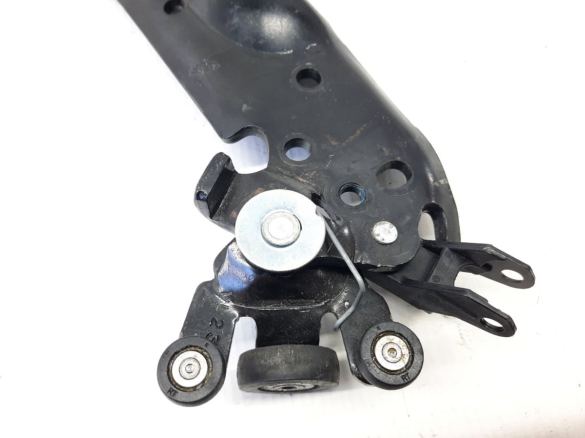 Grand caravan Петля двері задньої лівої нижня Dodge Grand Caravan 2008-2020 5020921AG Dodge Grand Caravan 4