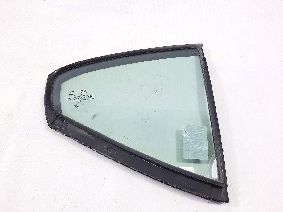 Cadenza. Форточка (скло) двері задньої правої Kia CADENZA 2014-2016 834273R110 Kia CADENZA