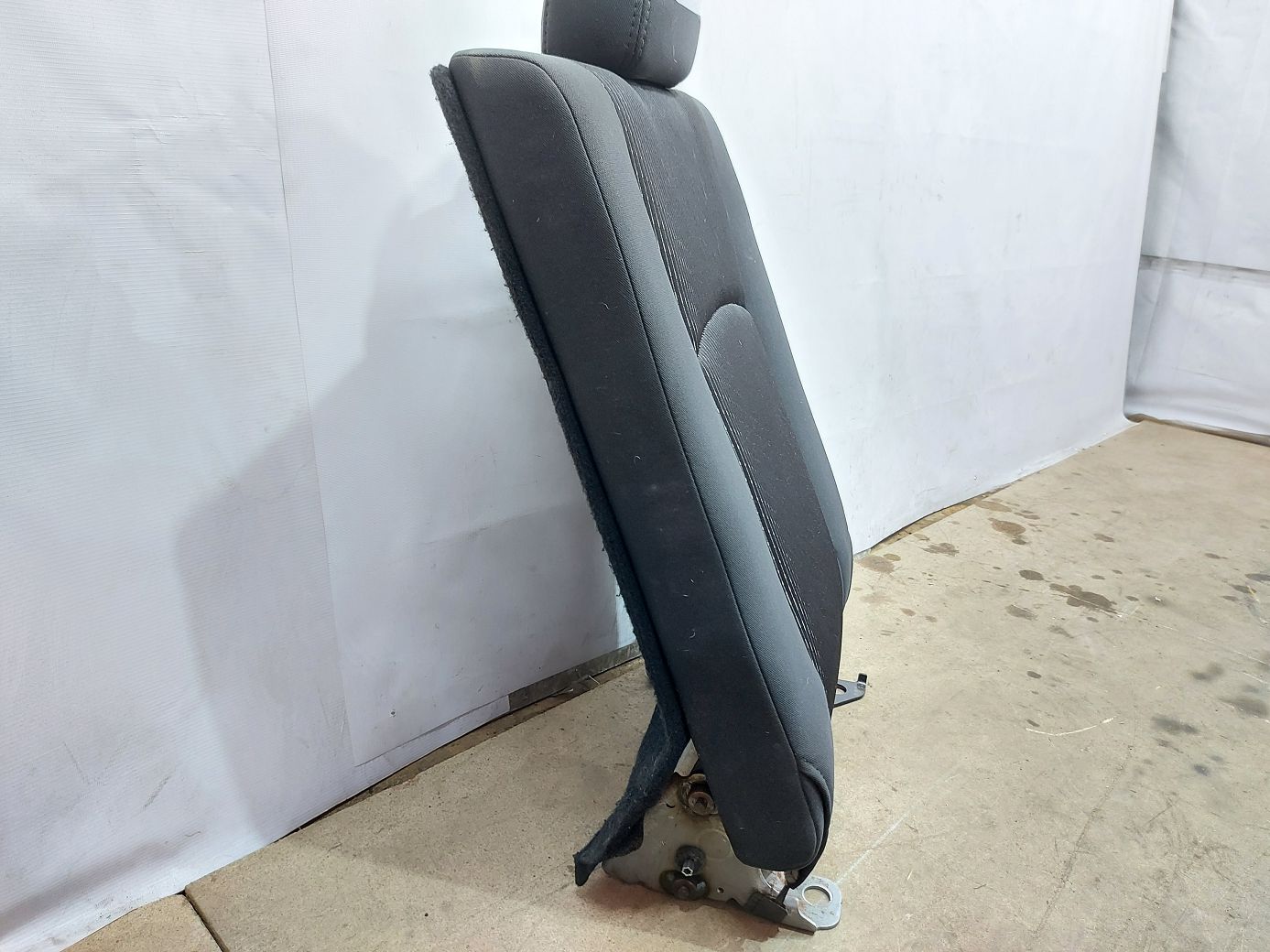 Journey Спинка третьего ряда сидений левая Dodge Journey 2011-2019 1UN37DX9AA Dodge Journey 4 Journey Спинка третьего ряда сидений левая Dodge Journey 2011-2019 1UN37DX9AA Dodge Journey 4