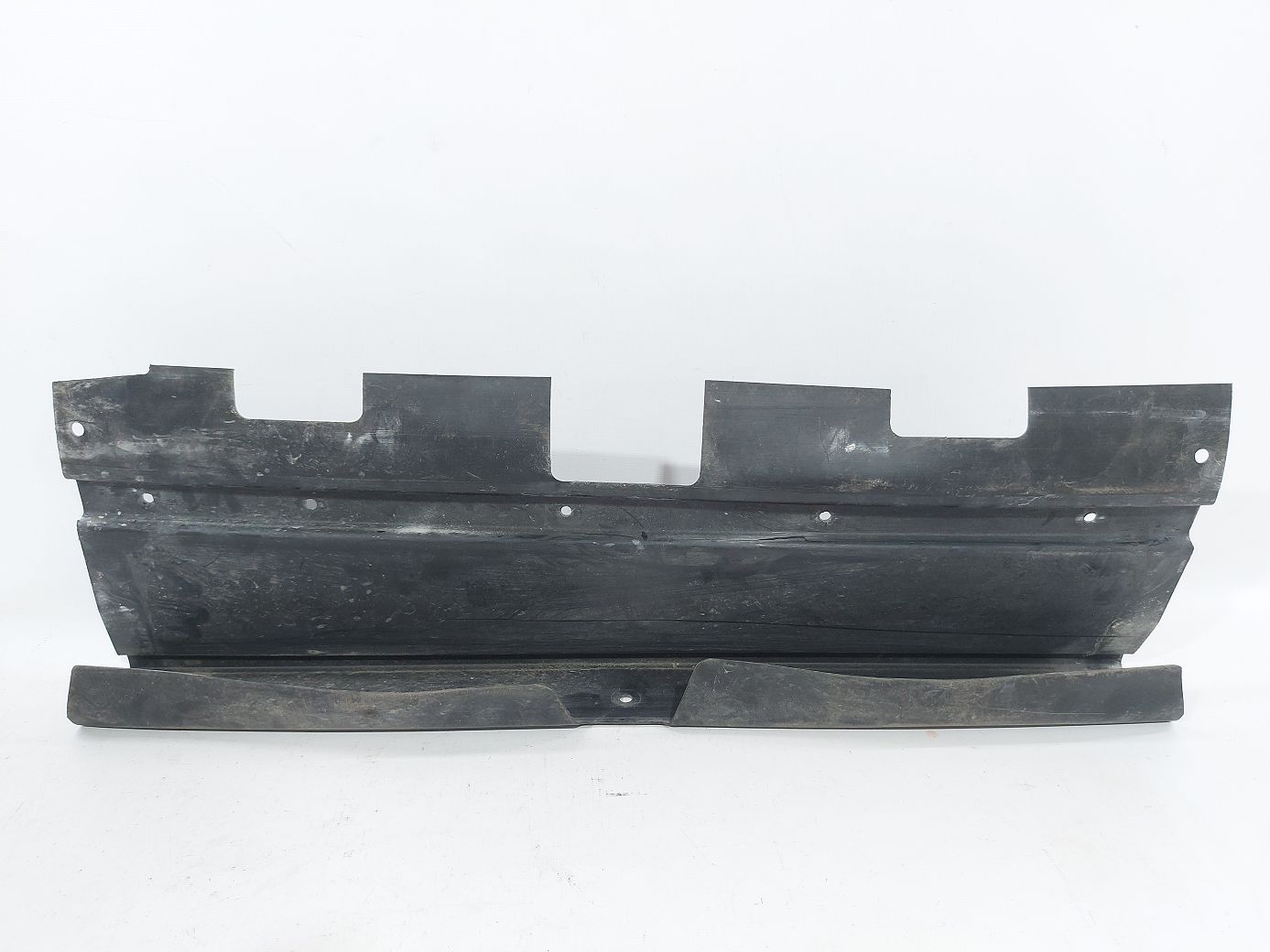 Dart Пыльник радиатора нижний Dodge Dart 2013-2019 68381779AA Dodge Dart 6