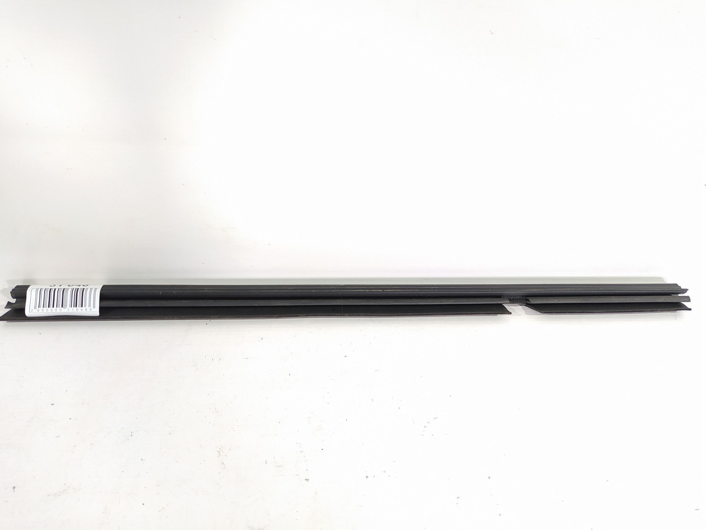 Patriot Уплотнительная резинка стекла двери задней левой внутренняя Jeep Patriot 2007-2017 5067751AB Jeep Patriot 12