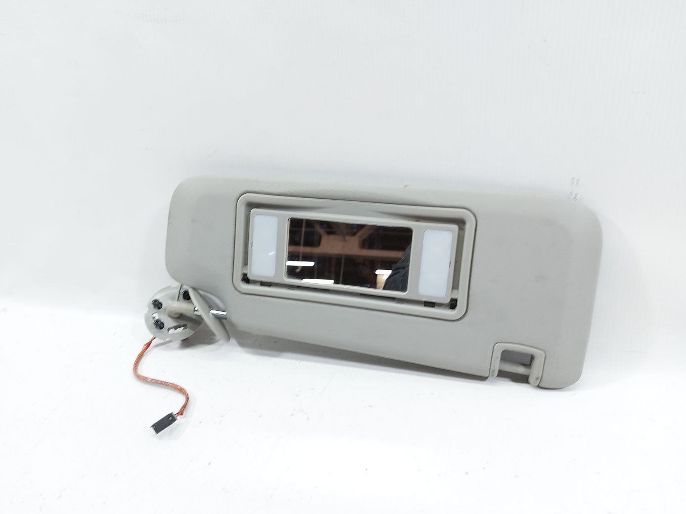 Regal. Козирок сонцезахисний правий Buick Regal 2011-2017 22800052 Buick Regal