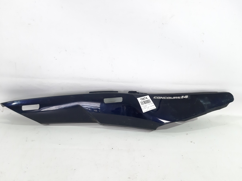 Gtr-1400. Накладка під сидіння права Kawasaki GTR-1400 2010 36040010427Z Kawasaki GTR-1400