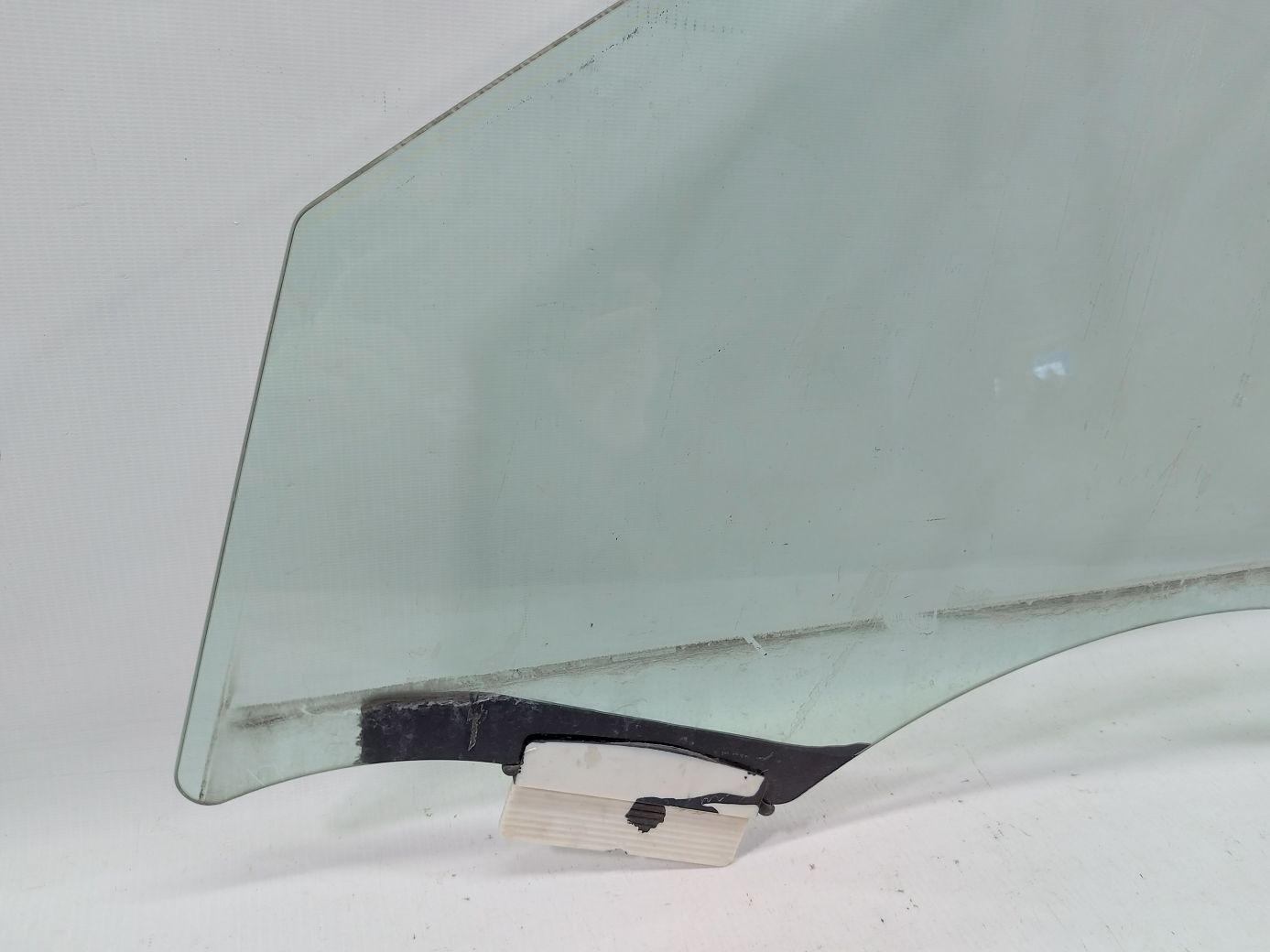 Ats Скло дверей передньої лівої Cadillac ATS 2013-2018 84554922 Cadillac ATS 3