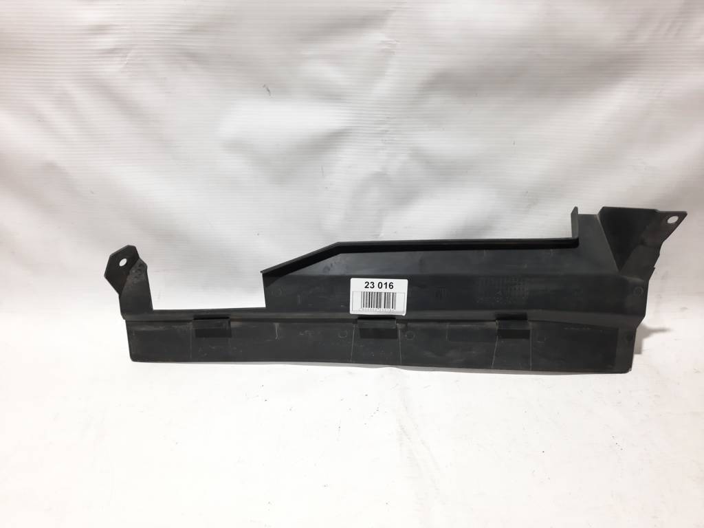 Ats Накладка під лобове скло (зовнішнє) Cadillac ATS 2013-2019 22893531 Cadillac ATS 11
