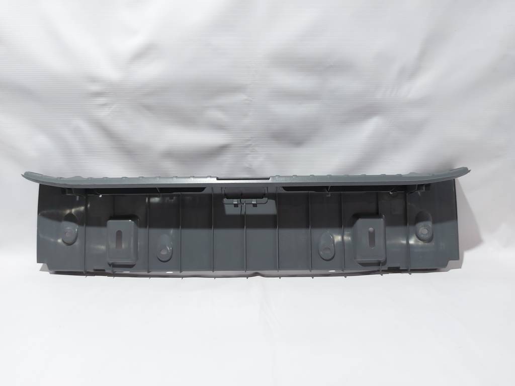 328i xdrive Накладка задней панели багажного отделения BMW 328i xDrive 2006-2011 51477059258 BMW 328i xDrive 5