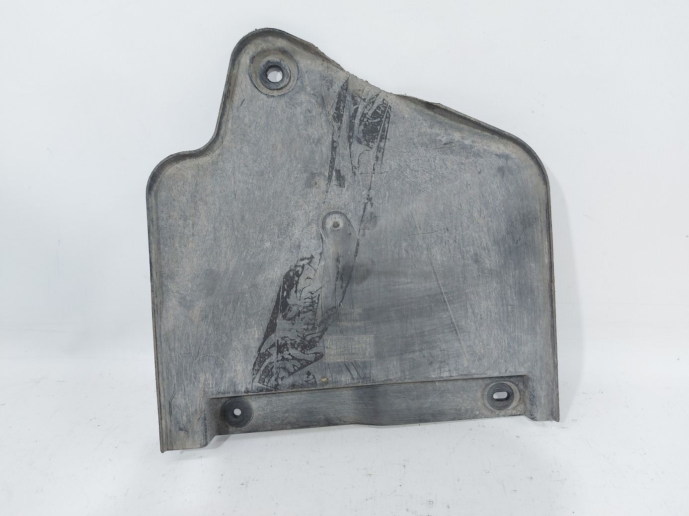 Dart Защитный экран топливного бака Dodge Dart 2013-2019 68144136AA Dodge Dart 2