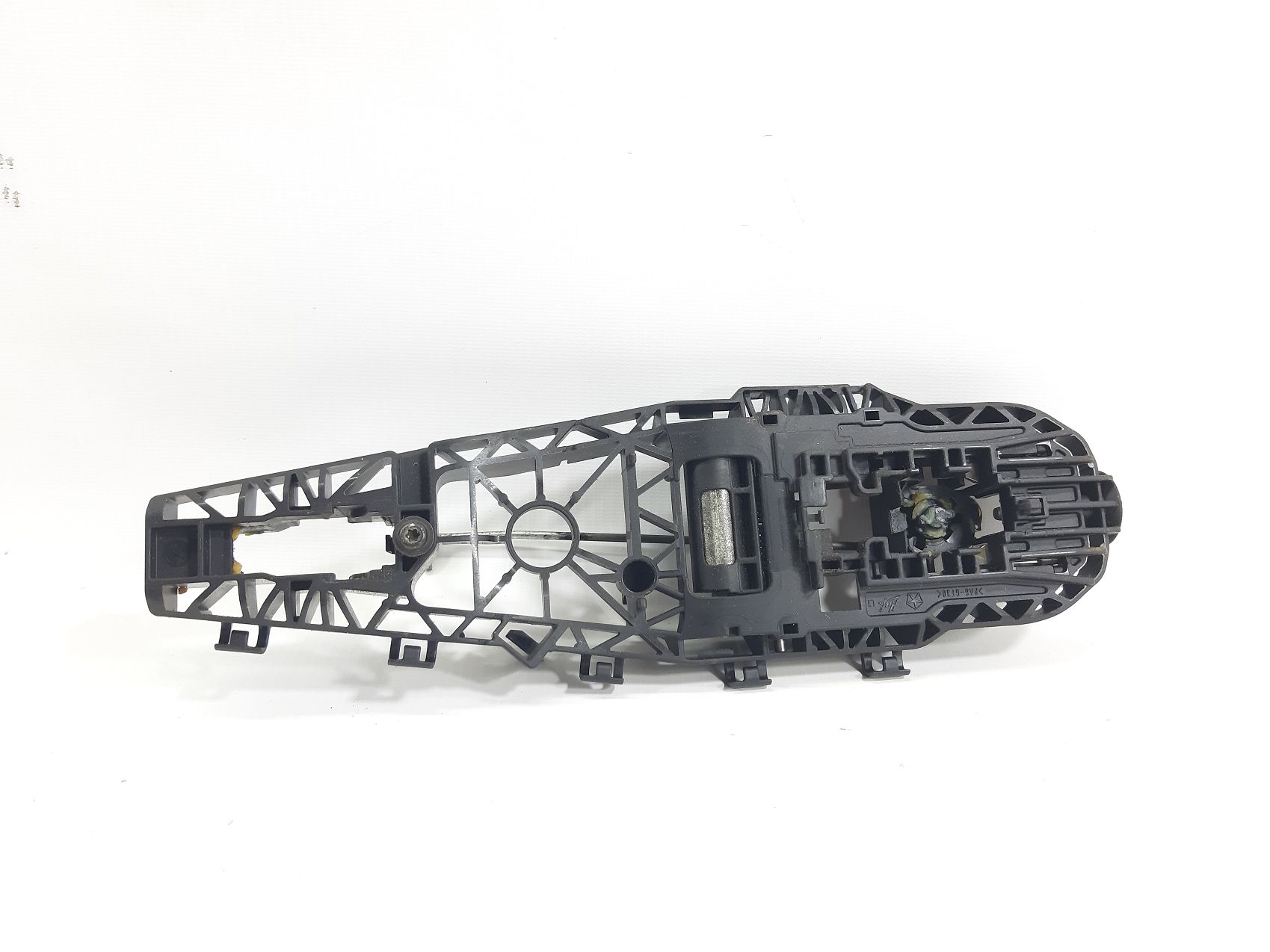 200. Кронштейн ручки наружной двери передней левой Chrysler 200 2015-2017 68158807AC Chrysler 200