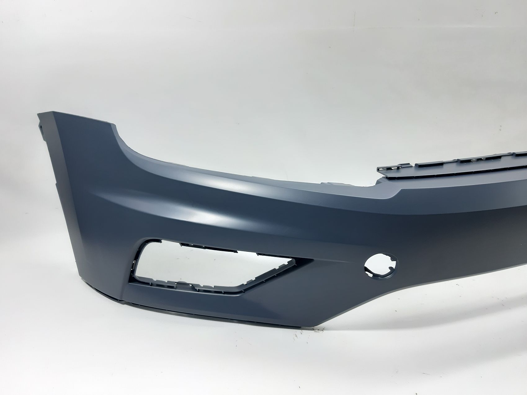 Передние бамперы Бампер передний Volkswagen Tiguan 2018-2021 5NN-807-217-GRU Volkswagen Tiguan 2
