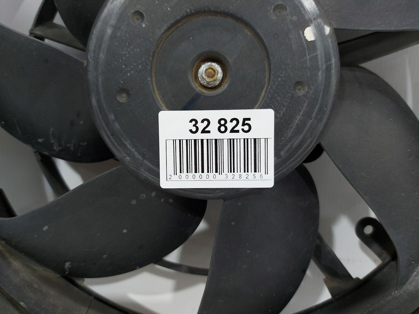 Fiesta sedan Вентилятор системы охлаждения Ford Fiesta sedan 2011-2019 BV5Z8C607Q Ford Fiesta sedan 9