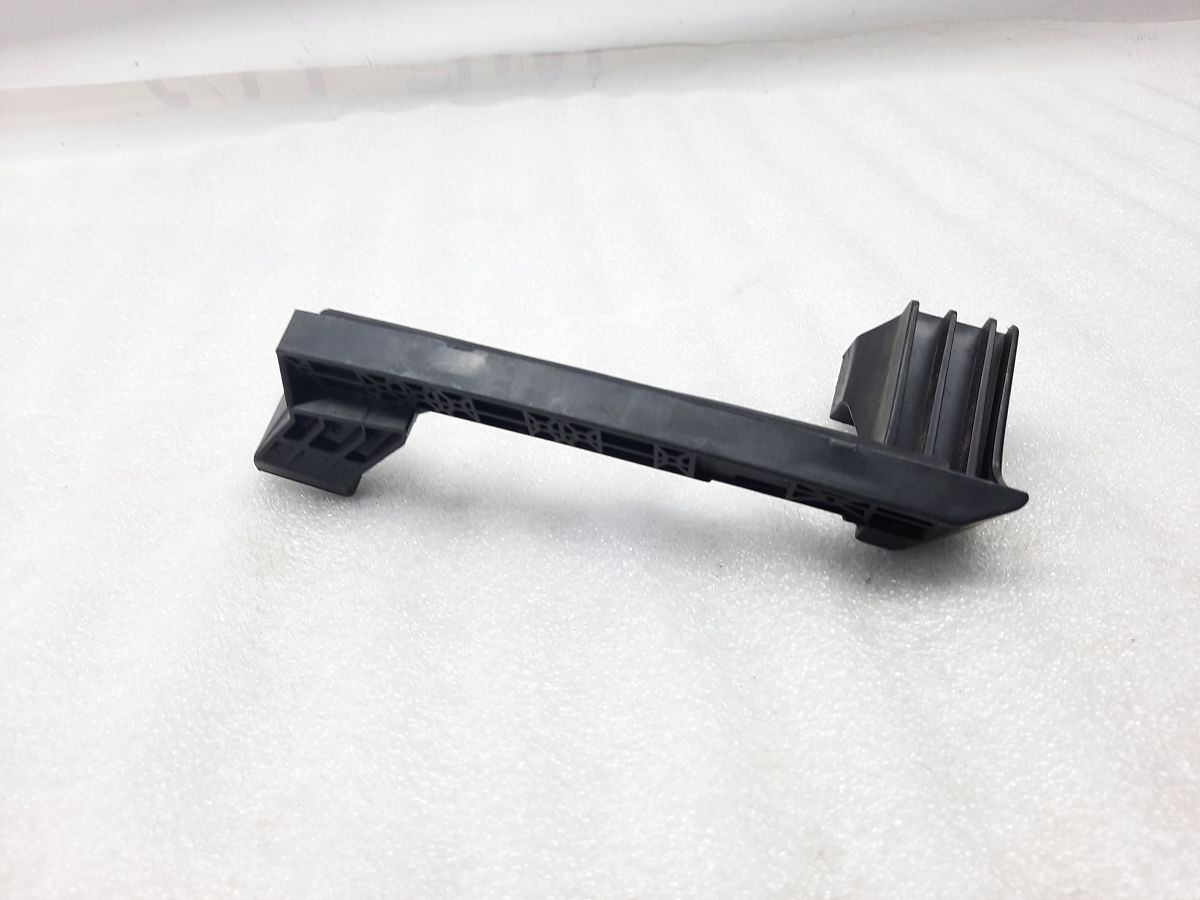 Accent Направляющая стекла двери задней правой Hyundai Accent 2012-2017 835201R000 Hyundai Accent 2