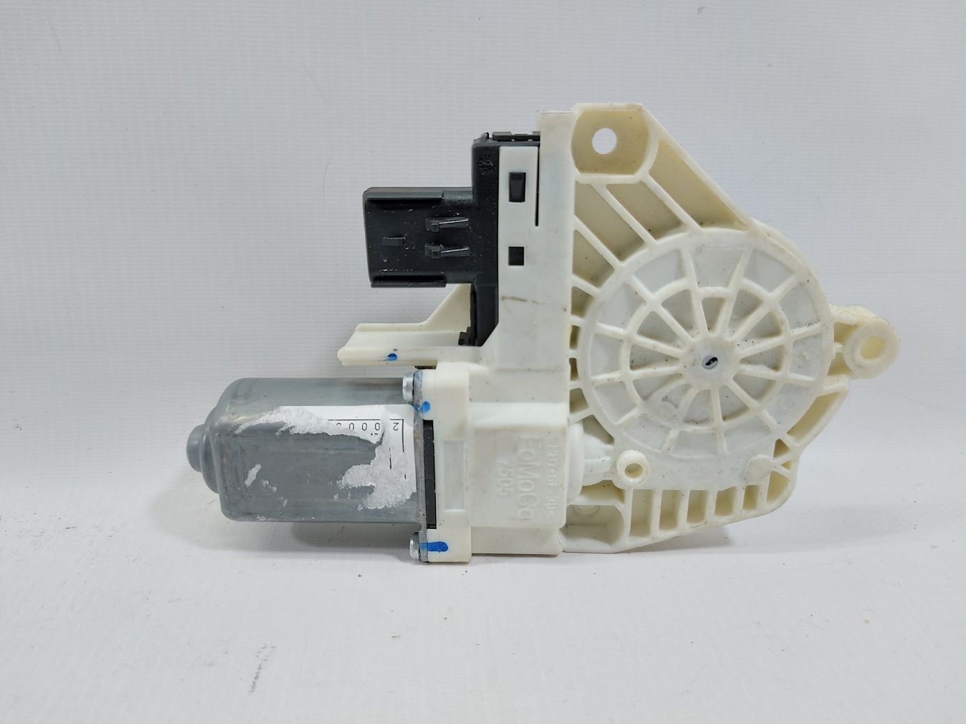 Focus Моторчик стеклоподъемника двери передней левой Ford Focus 2012-2018 6CPZ5423395D Ford Focus 2