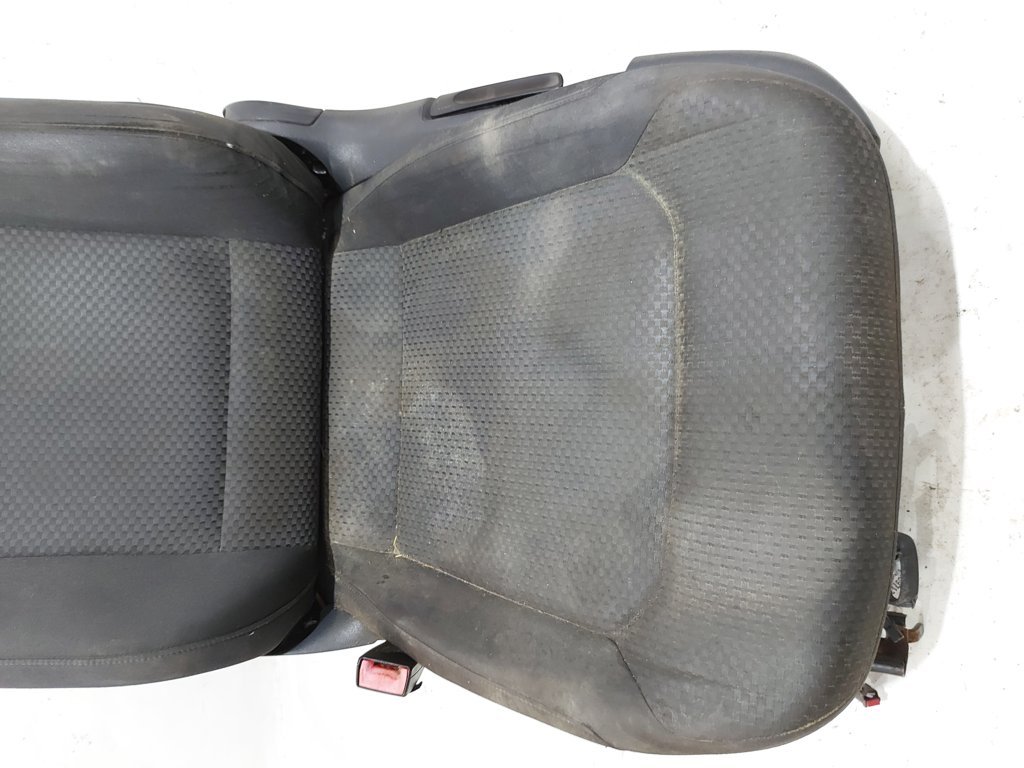 Passat s Сидіння водія Volkswagen Passat S 2011-2018 5C6881105G Volkswagen Passat S 3