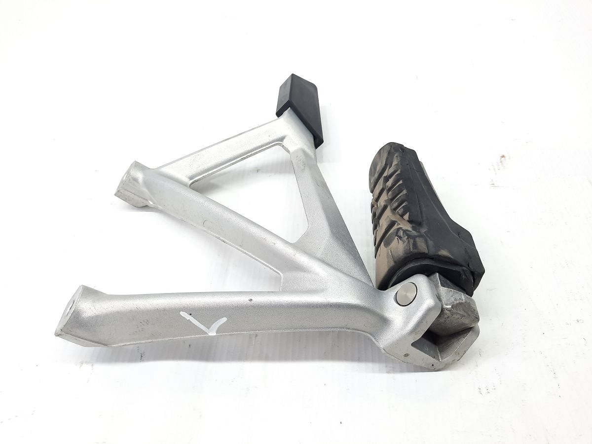 R 1200 Упор для ніг пасажира BMW R 1200 2014 46718556265 BMW R 1200 4
