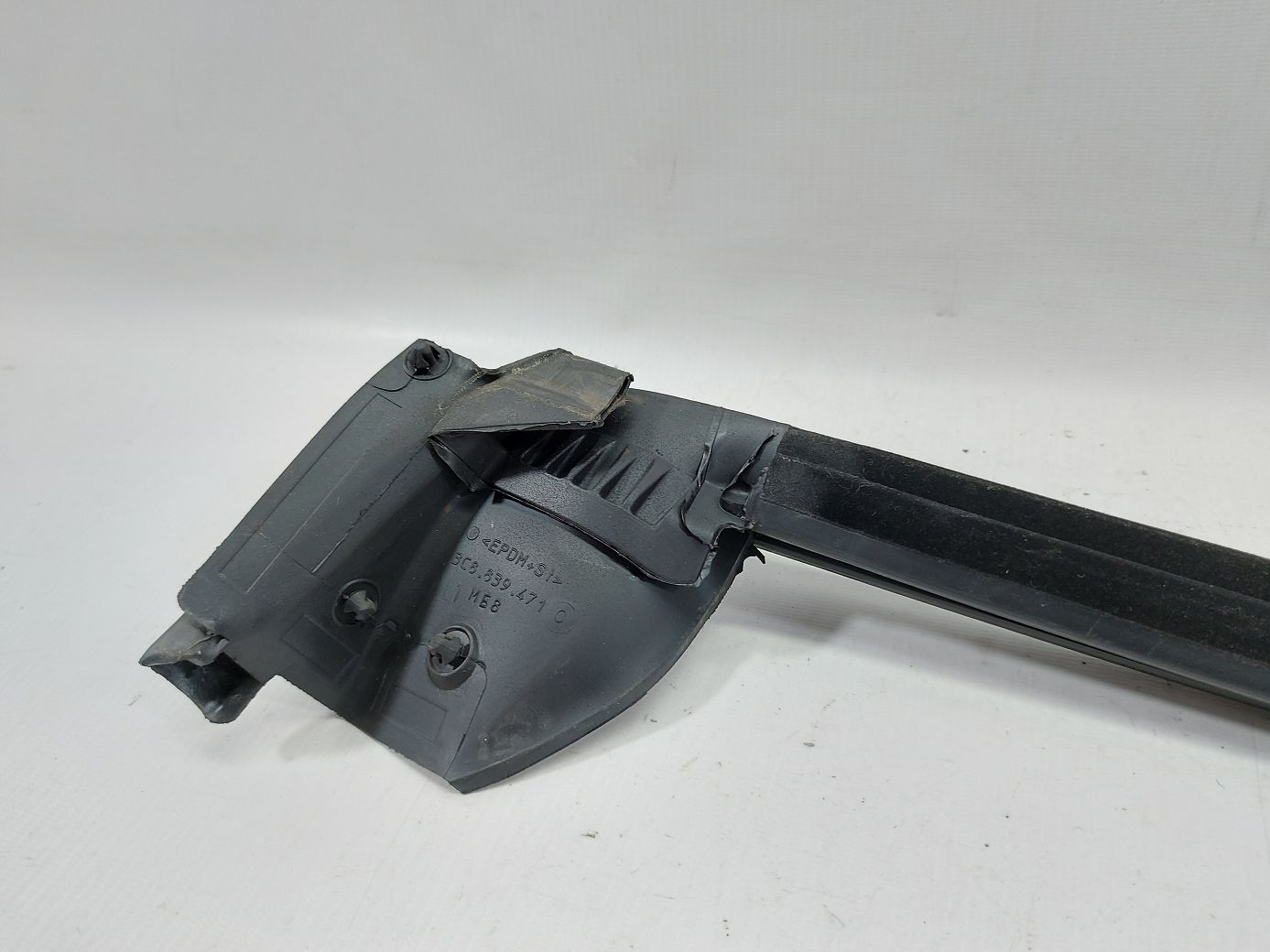 Passat cc Ущільнювальна гумка скла двері задньої лівої внутрішня Volkswagen Passat CC 2009-2017 3C8839471C5AP Volkswagen Passat CC 3