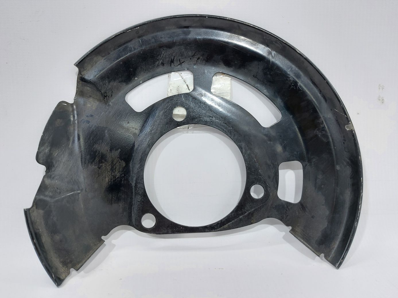 Cruze Пильовик гальмівного диска передній лівий Chevrolet Cruze 2016-2019 13362307 Chevrolet Cruze 2