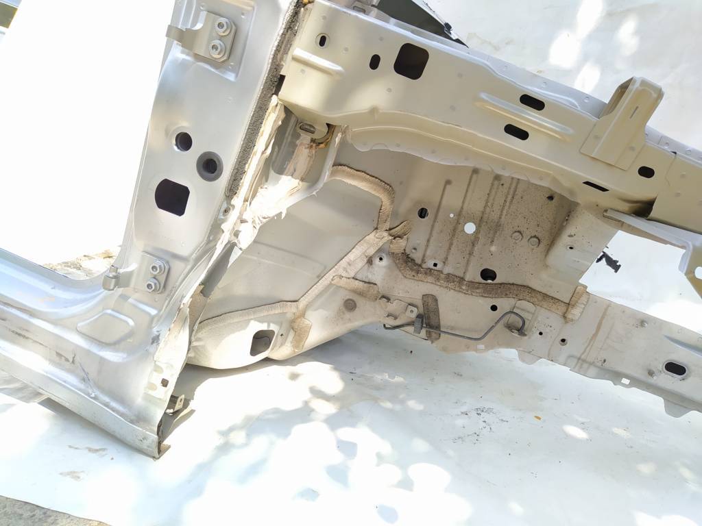 Dart Чверть передня права зі склянкою Dodge Dart 2013-2019 68105062AB Dodge Dart 23