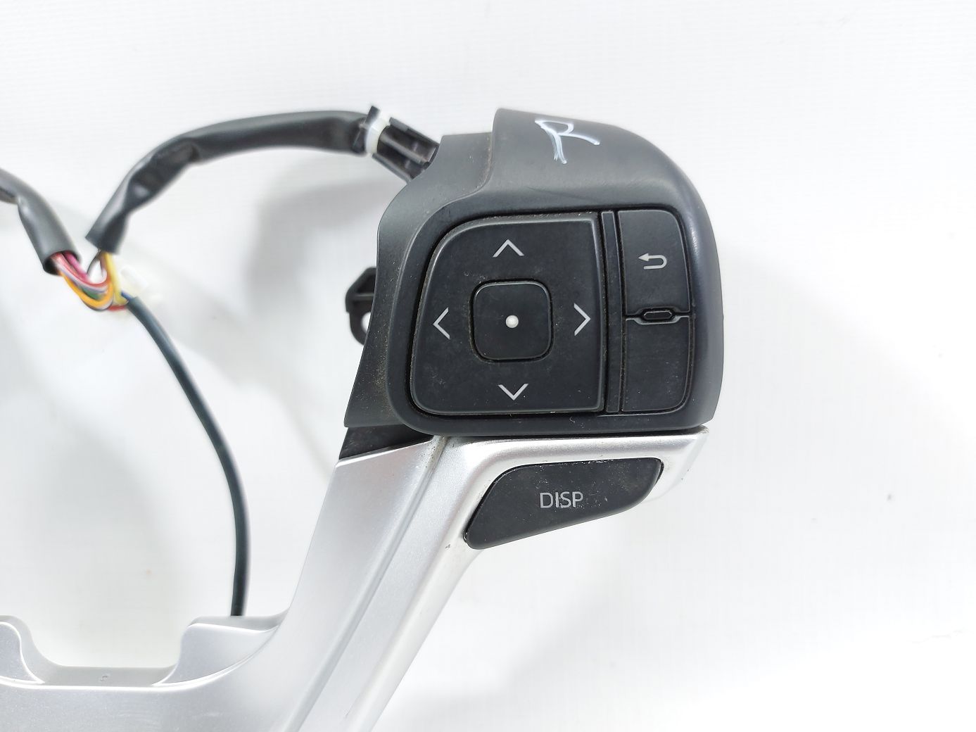 Sienna Кнопки кермового колеса (к-кт) Toyota SIENNA 2015-2017 8425008100 Toyota SIENNA 2 Sienna Кнопки кермового колеса (к-кт) Toyota SIENNA 2015-2017 8425008100 Toyota SIENNA 2