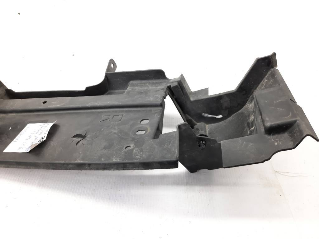 Dart Пыльник радиатора правый Dodge Dart 2014-2016 68381759AA Dodge Dart 10 Dart Пыльник радиатора правый Dodge Dart 2014-2016 68381759AA Dodge Dart 10